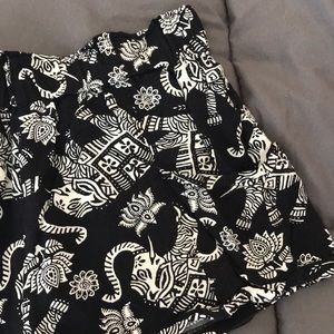 ❗️SOLD❗️B&W Elephant Shorts! 🐘